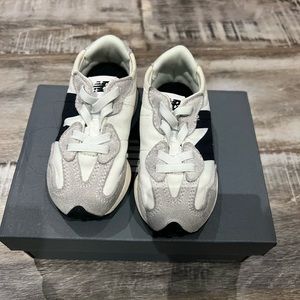 Toddler new balance sneakers
